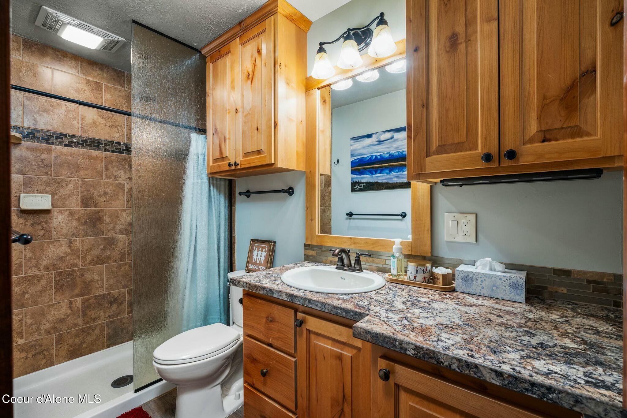 8754 Schweitzer Mountain Road, Unit 20 Sandpoint, ID 83864 - Photo 15 of 32 Full Bath
