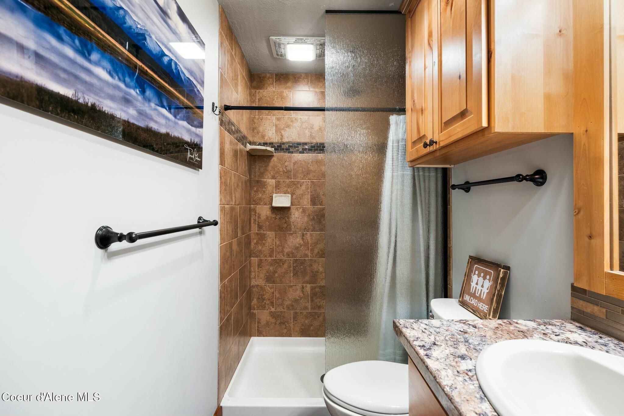 8754 Schweitzer Mountain Road, Unit 20 Sandpoint, ID 83864 - Photo 16 of 32 Full Bath