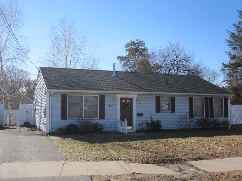 810 Allen Street Springfield, MA 01118 - Photo 1 of 8