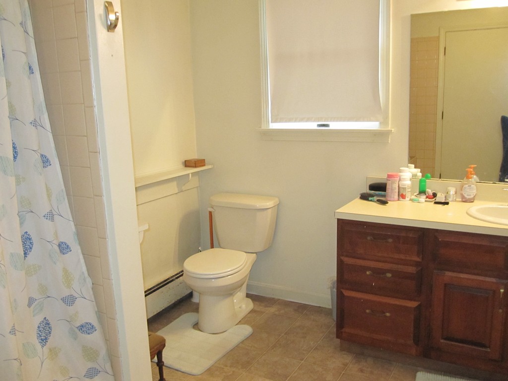 810 Allen Street Springfield, MA 01118 - Photo 6 of 8
