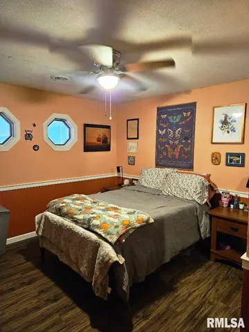 $218,000 | 11130 Catatoga Drive, Shipman, IL 62685