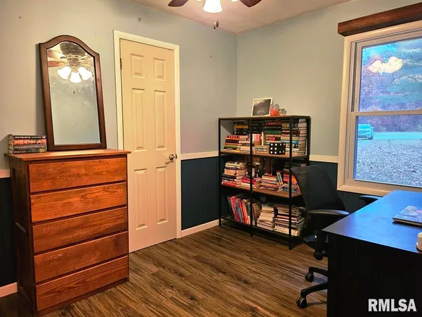 $215,000 | 11130 Catatoga Drive, Shipman, IL 62685