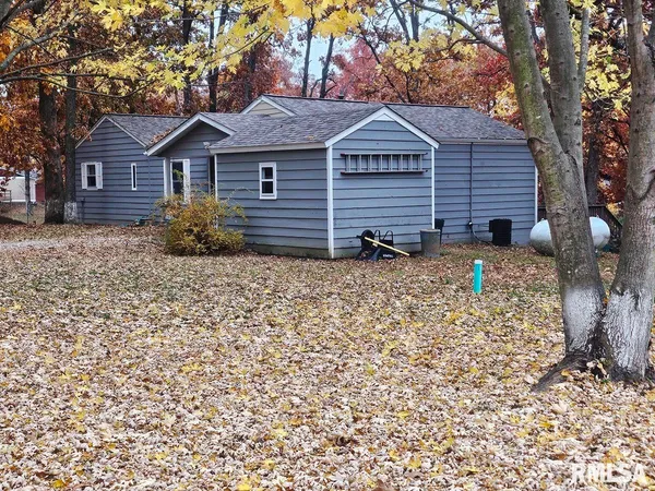 $215,000 | 11130 Catatoga Drive, Shipman, IL 62685