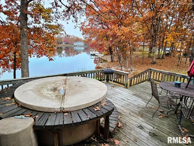 $218,000 | 11130 Catatoga Drive, Shipman, IL 62685