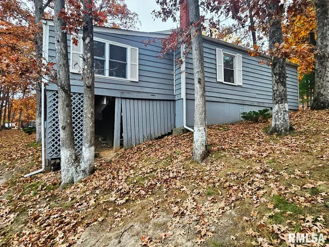 $218,000 | 11130 Catatoga Drive, Shipman, IL 62685