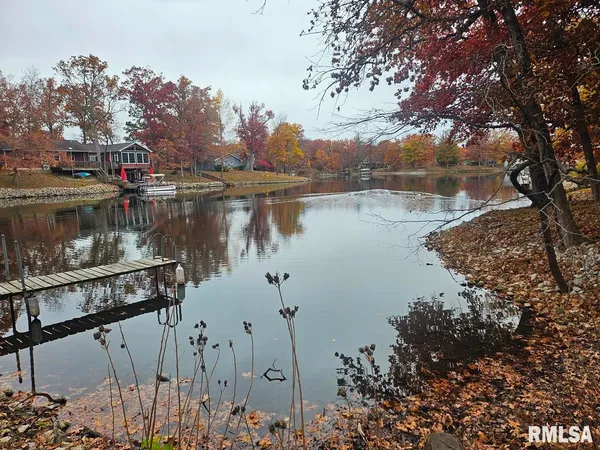 $215,000 | 11130 Catatoga Drive, Shipman, IL 62685