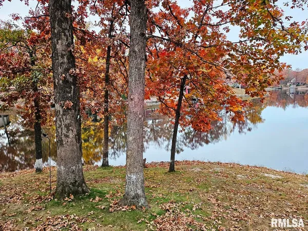 $215,000 | 11130 Catatoga Drive, Shipman, IL 62685