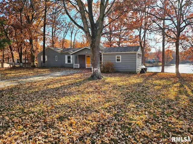 $218,000 | 11130 Catatoga Drive, Shipman, IL 62685