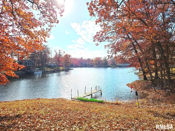 $215,000 | 11130 Catatoga Drive, Shipman, IL 62685