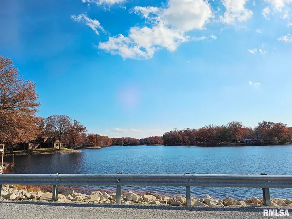 $215,000 | 11130 Catatoga Drive, Shipman, IL 62685