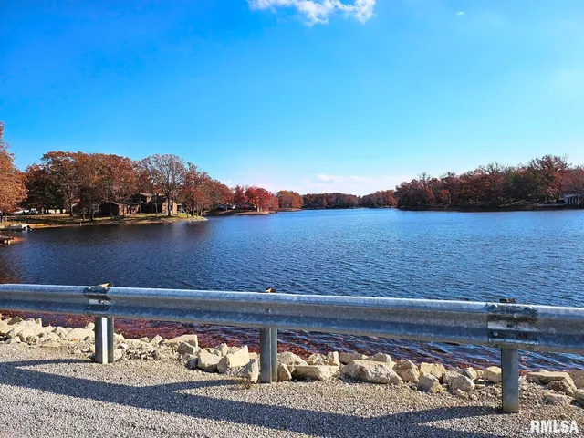 $218,000 | 11130 Catatoga Drive, Shipman, IL 62685