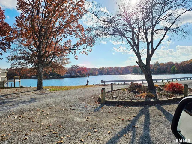 $218,000 | 11130 Catatoga Drive, Shipman, IL 62685