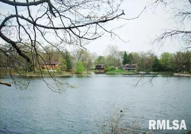 $218,000 | 11130 Catatoga Drive, Shipman, IL 62685