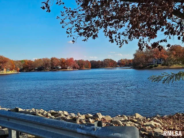 $218,000 | 11130 Catatoga Drive, Shipman, IL 62685