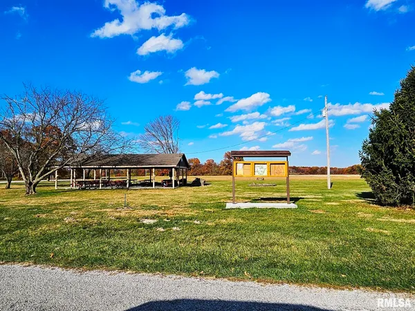 $215,000 | 11130 Catatoga Drive, Shipman, IL 62685