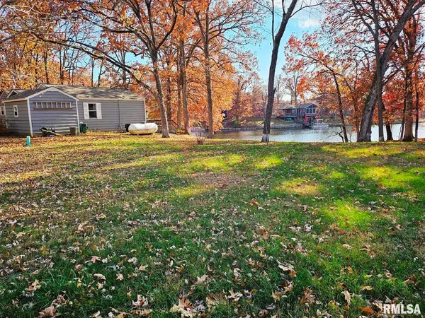 $215,000 | 11130 Catatoga Drive, Shipman, IL 62685