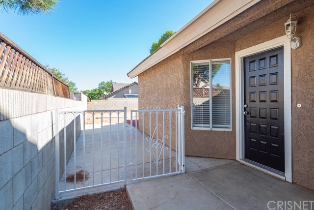 2027 Cape Cod Lane Palmdale, CA 93550 - Photo 3 of 18