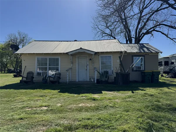 $75,000 | 526 Henderson Boulevard, Groesbeck, TX 76642