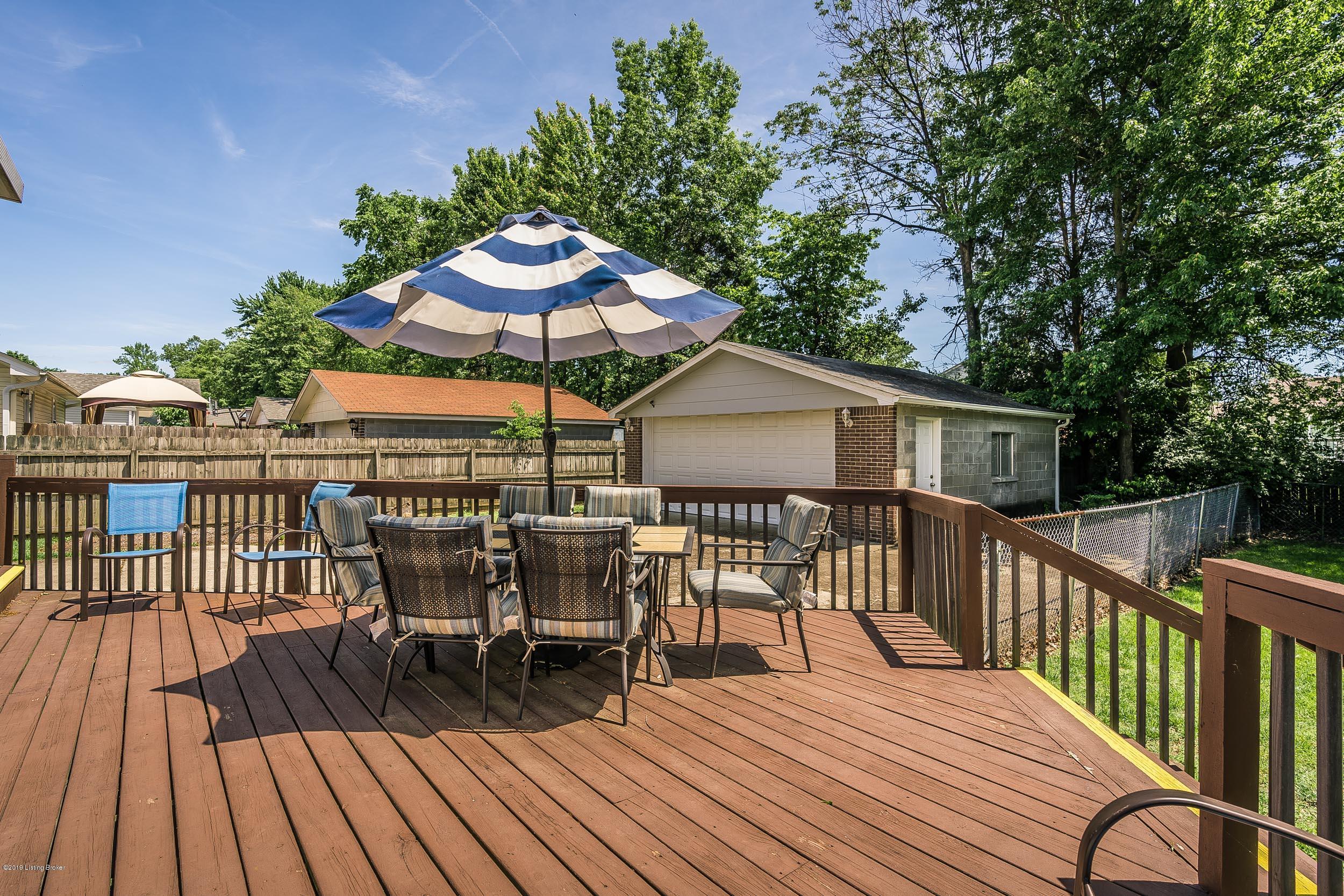 8316 Silver Fox Road Louisville, KY 40291 - Photo 40 of 48 8316 Silver Fox Rd-08