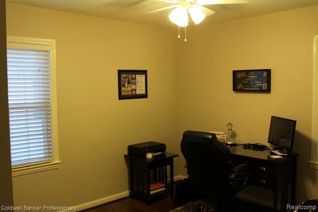 1255 Hampton Road Grosse Pointe, MI 48236 - Photo 9 of 27 8.5