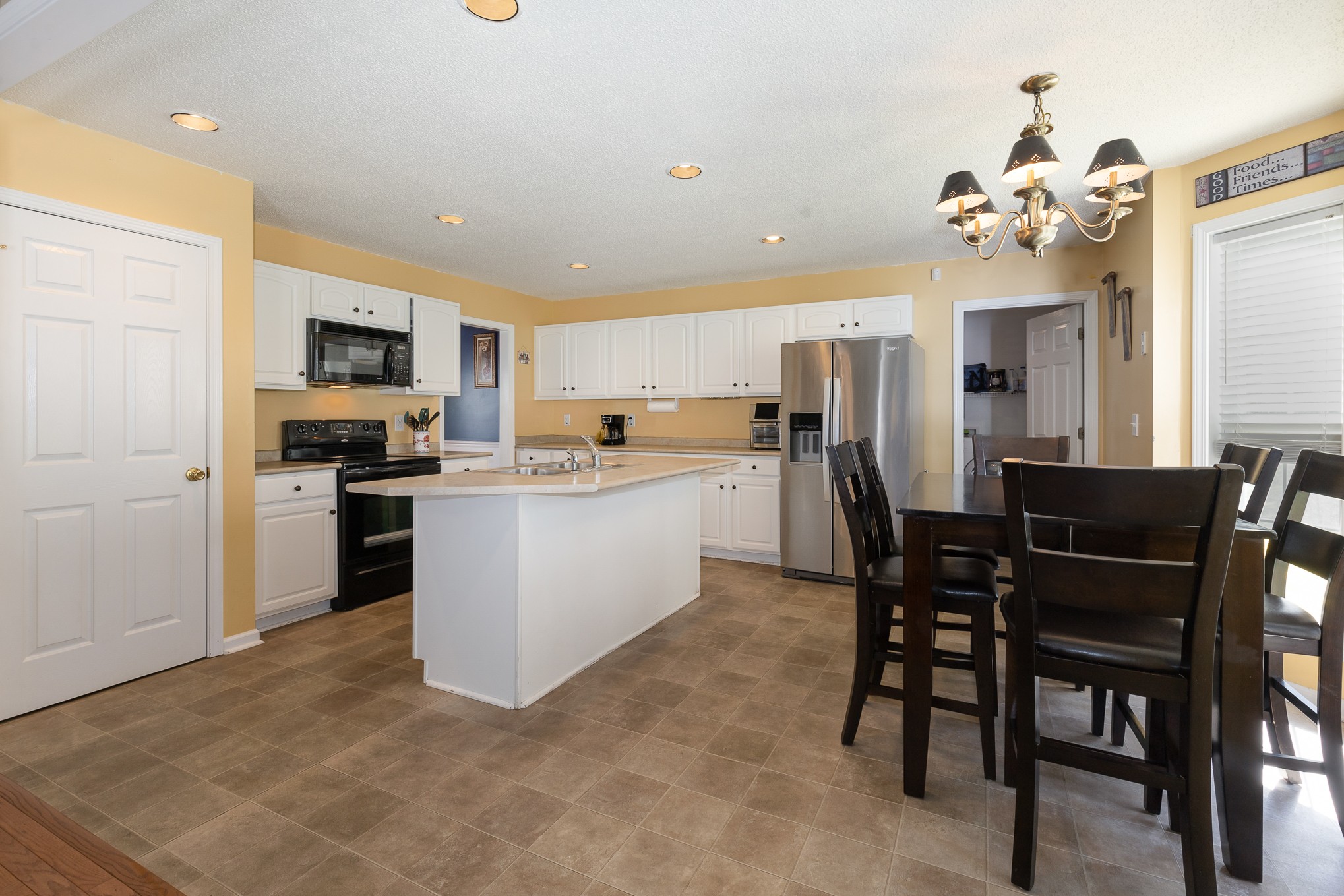 1833 Springs Inn Road Clarksville, TN 37043 - Photo 11 of 29 Gallery Image 11