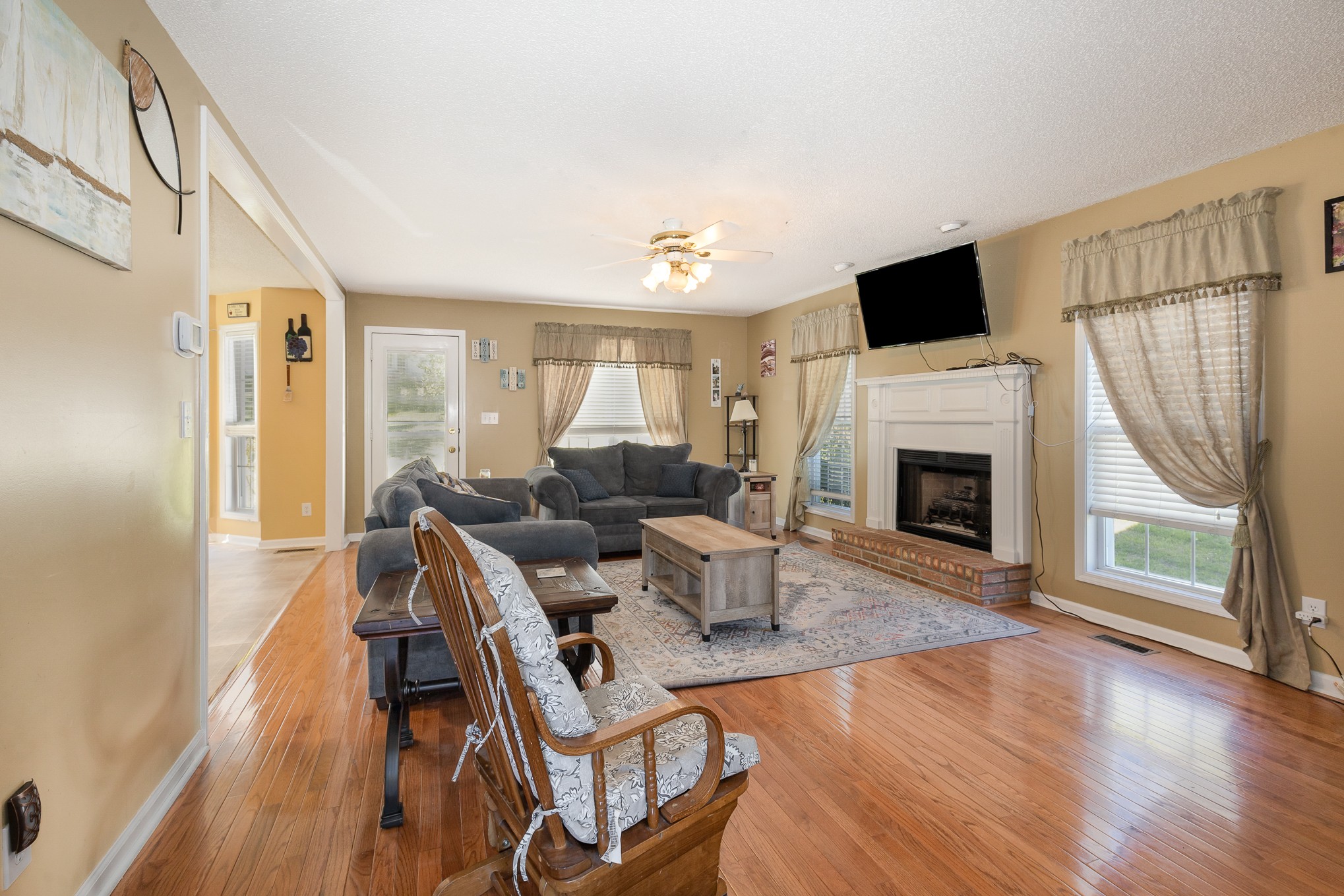 1833 Springs Inn Road Clarksville, TN 37043 - Photo 5 of 29 Gallery Image 5