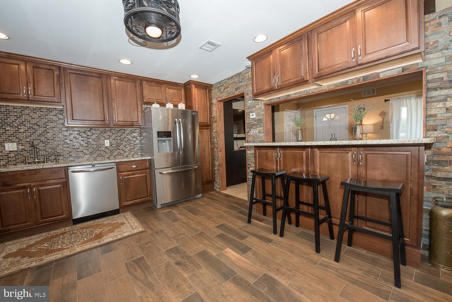 60 Providence Forge Road Royersford, PA 19468 - Photo 22 of 50 Kitchen w/Breakfast Bar