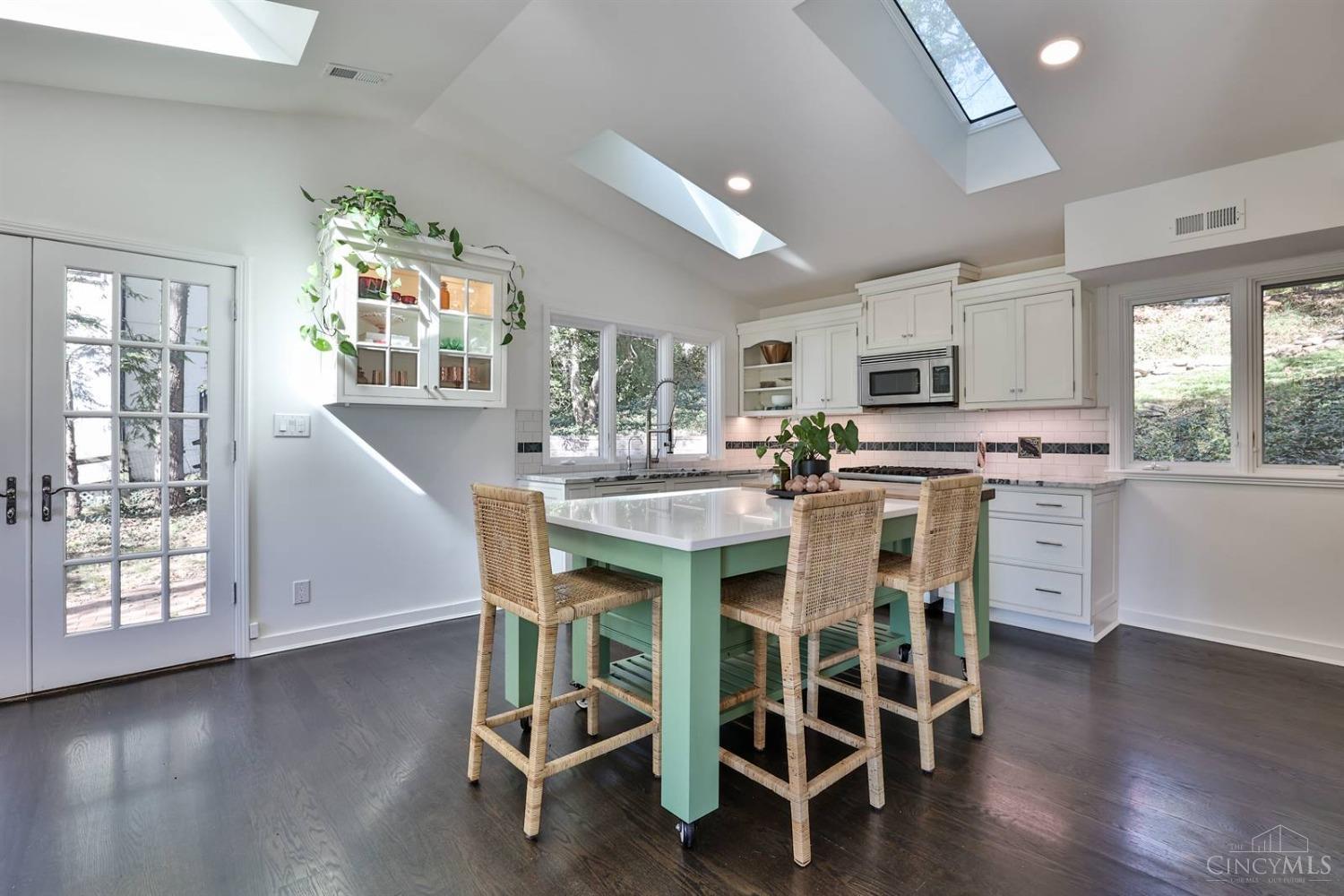 2481 Grandin Road Cincinnati, OH 45208 - Photo 16 of 62