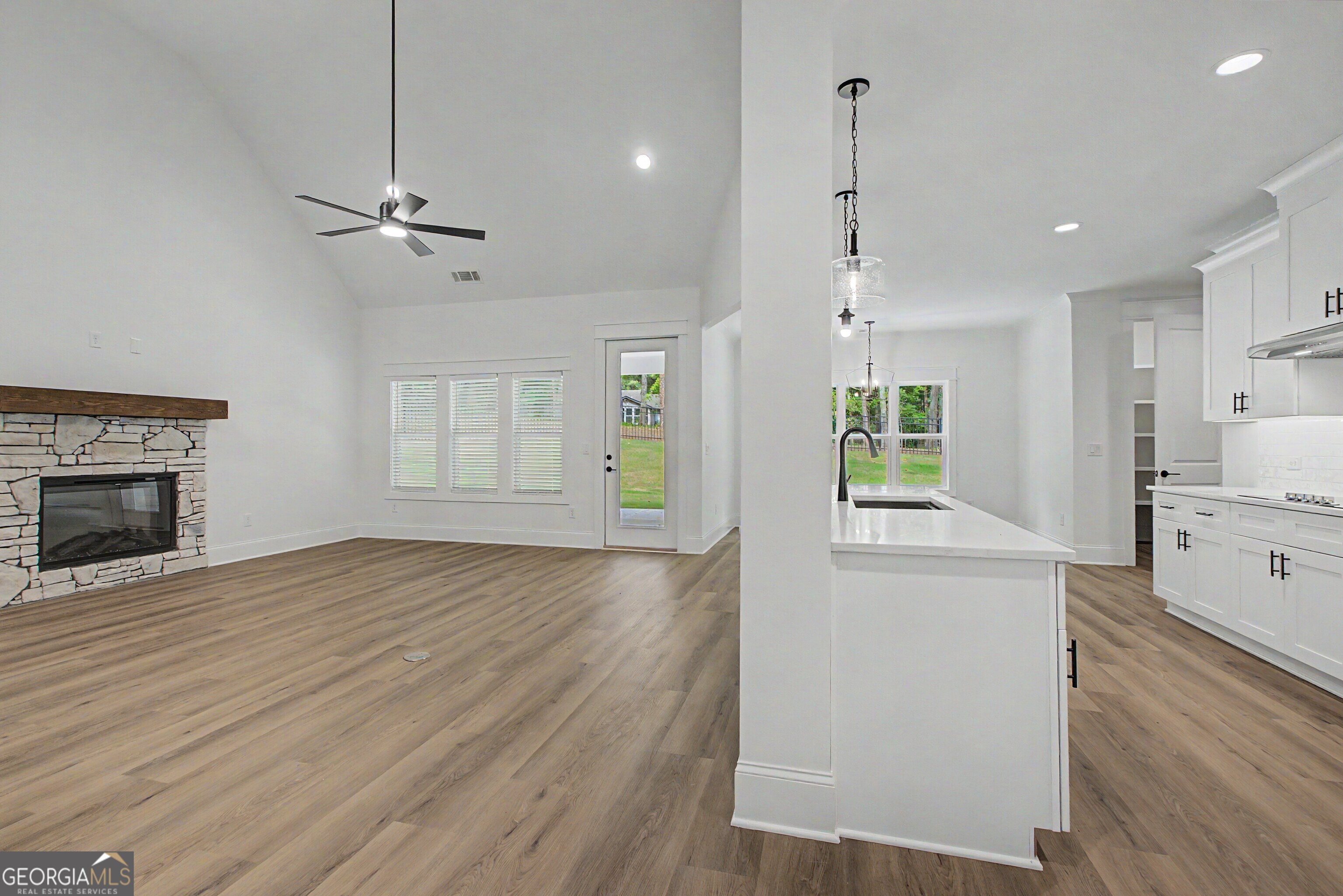 347 East Crestwood Road Tyrone, GA 30290 - Photo 4 of 26
