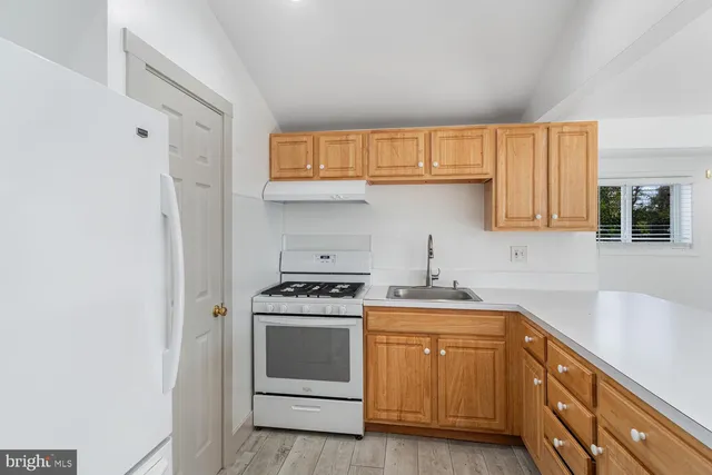 $2,300 | 102 East Boat Drive, Little Egg Harbor, NJ 08087