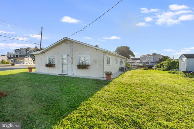 $2,300 | 102 East Boat Drive, Little Egg Harbor, NJ 08087