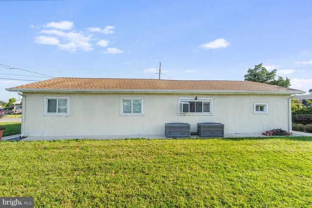 $2,300 | 102 East Boat Drive, Little Egg Harbor, NJ 08087
