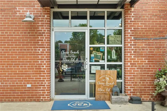 $549,440 | 161 High Pt Drive, Hoschton, GA 30548