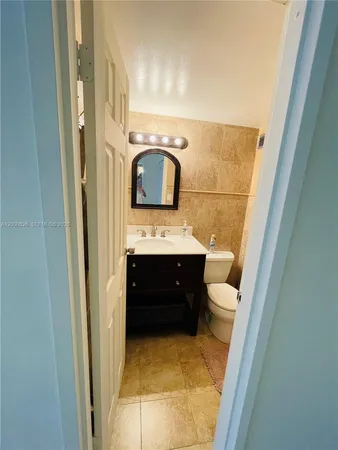 $2,100 | 17021 North Bay Road, Unit 318, Sunny Isles Beach, FL 33160