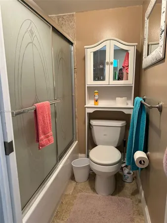 $2,100 | 17021 North Bay Road, Unit 318, Sunny Isles Beach, FL 33160