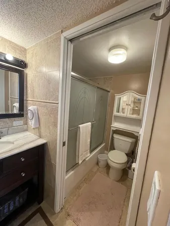 $2,100 | 17021 North Bay Road, Unit 318, Sunny Isles Beach, FL 33160