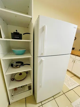 $2,100 | 17021 North Bay Road, Unit 318, Sunny Isles Beach, FL 33160