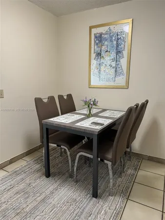 $2,100 | 17021 North Bay Road, Unit 318, Sunny Isles Beach, FL 33160