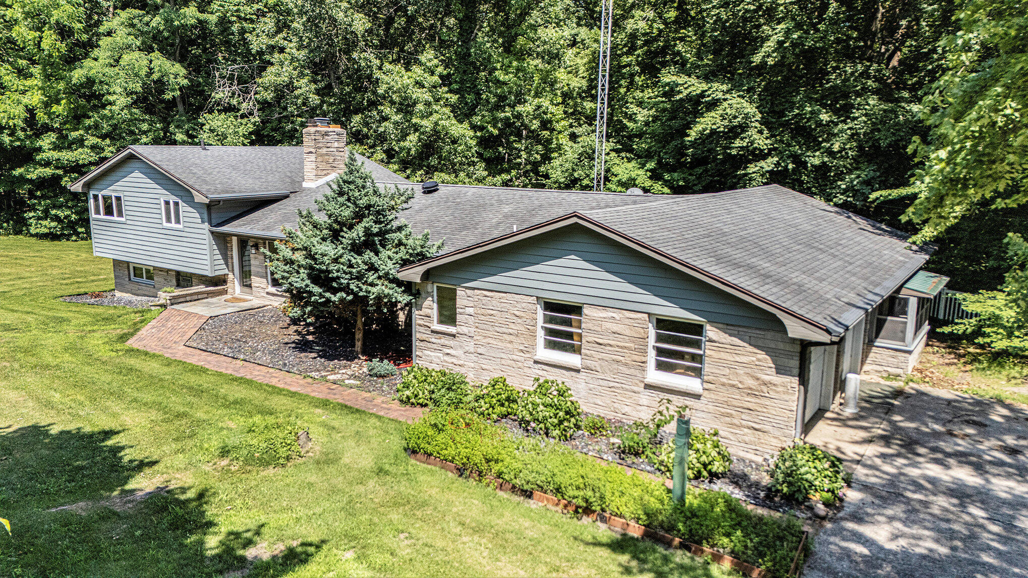929 North Park Road Benton Harbor, MI 49022 - Photo 3 of 29 030_dji_20250702152904_0186_d_218