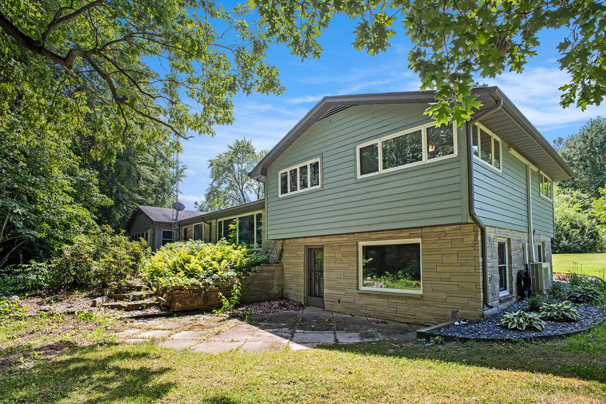 929 North Park Road Benton Harbor, MI 49022 - Photo 5 of 29 003_img_6275_675
