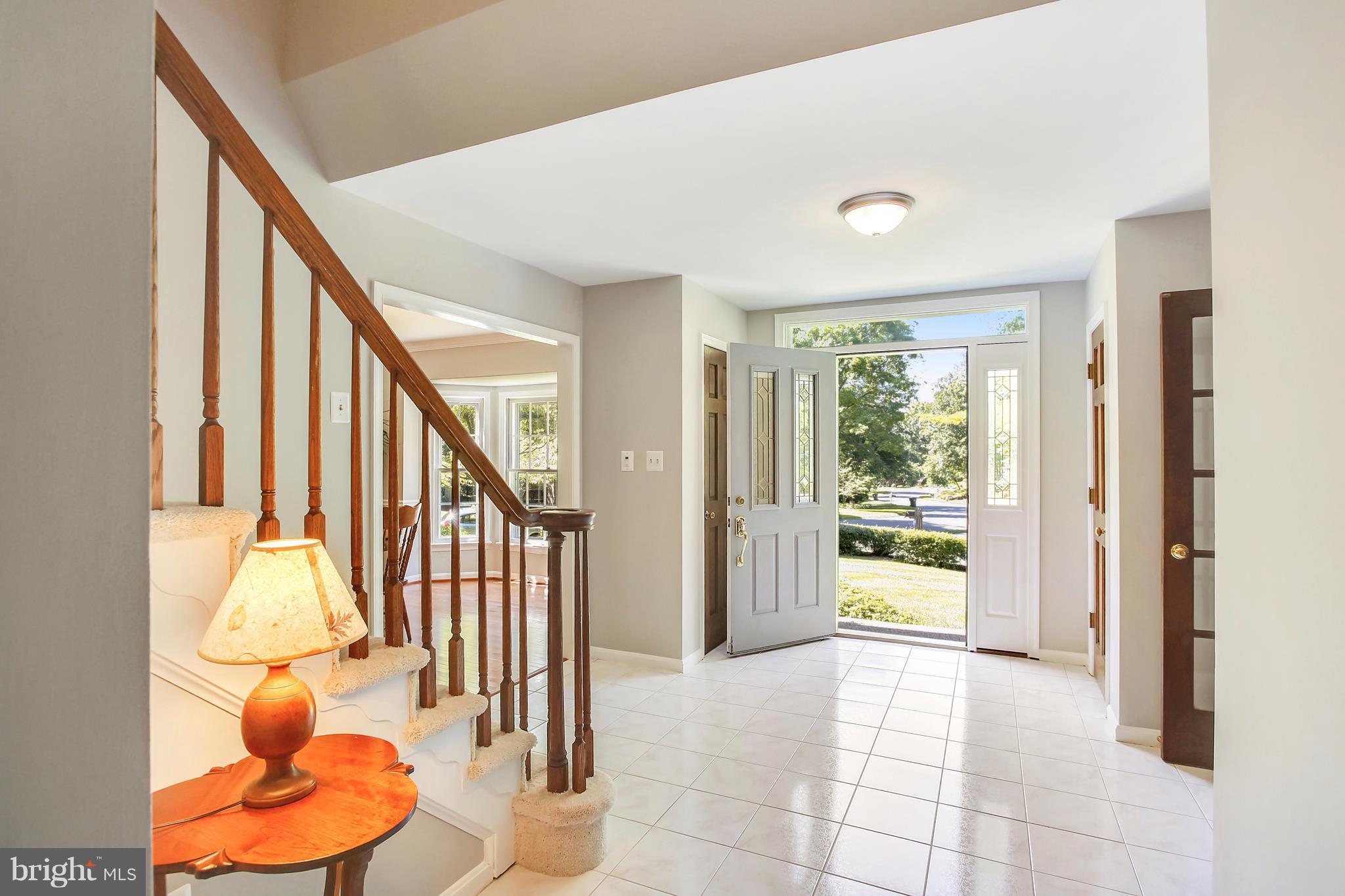 11887 Fawn Ridge Lane Reston, VA 20194 - Photo 2 of 27 Huge entry with double closets