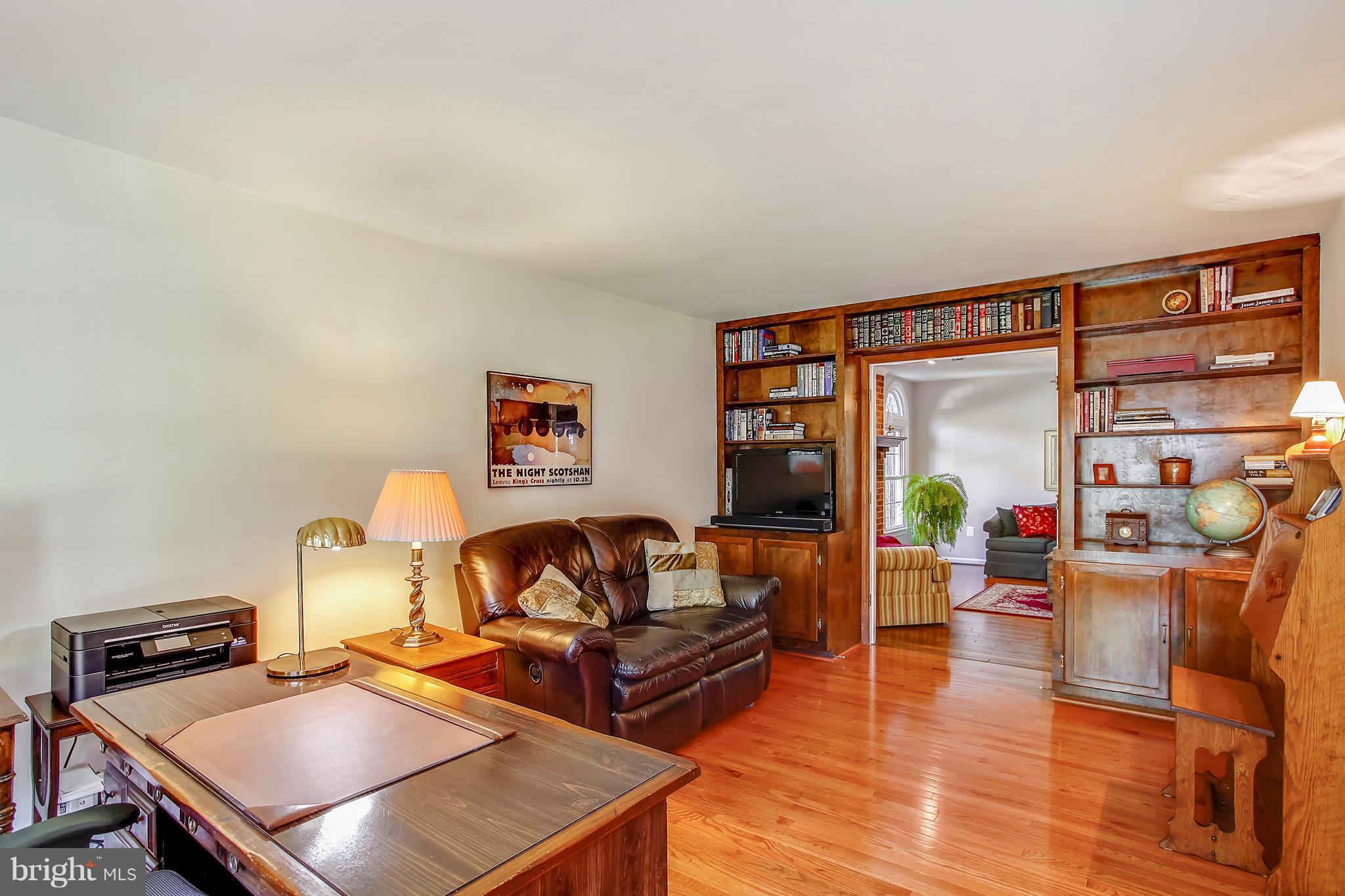11887 Fawn Ridge Lane Reston, VA 20194 - Photo 13 of 27 Living room