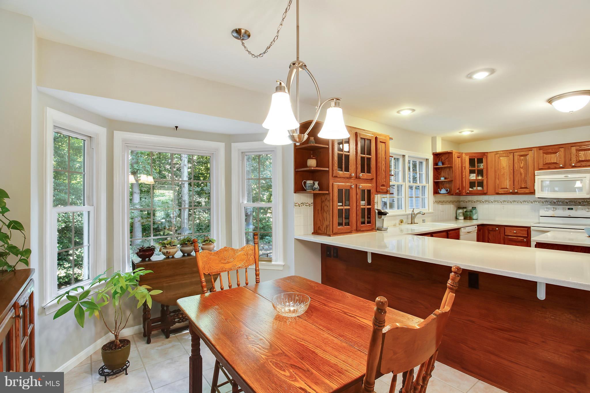 11887 Fawn Ridge Lane Reston, VA 20194 - Photo 5 of 27 Renovated kitchen with large bay window