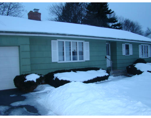 42 Macomber Avenue Springfield, MA 01119 - Photo 1 of 4