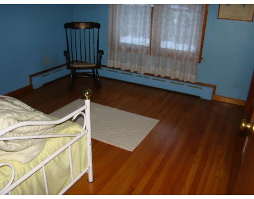 42 Macomber Avenue Springfield, MA 01119 - Photo 4 of 4