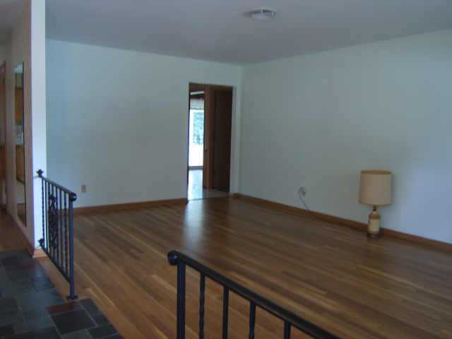 4274 Rudy Road Columbus, OH 43214 - Photo 4 of 10 Gallery Image 4