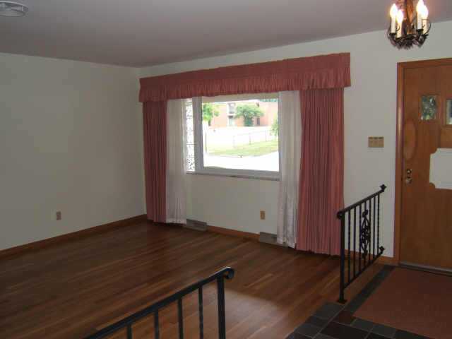 4274 Rudy Road Columbus, OH 43214 - Photo 7 of 10 Gallery Image 7