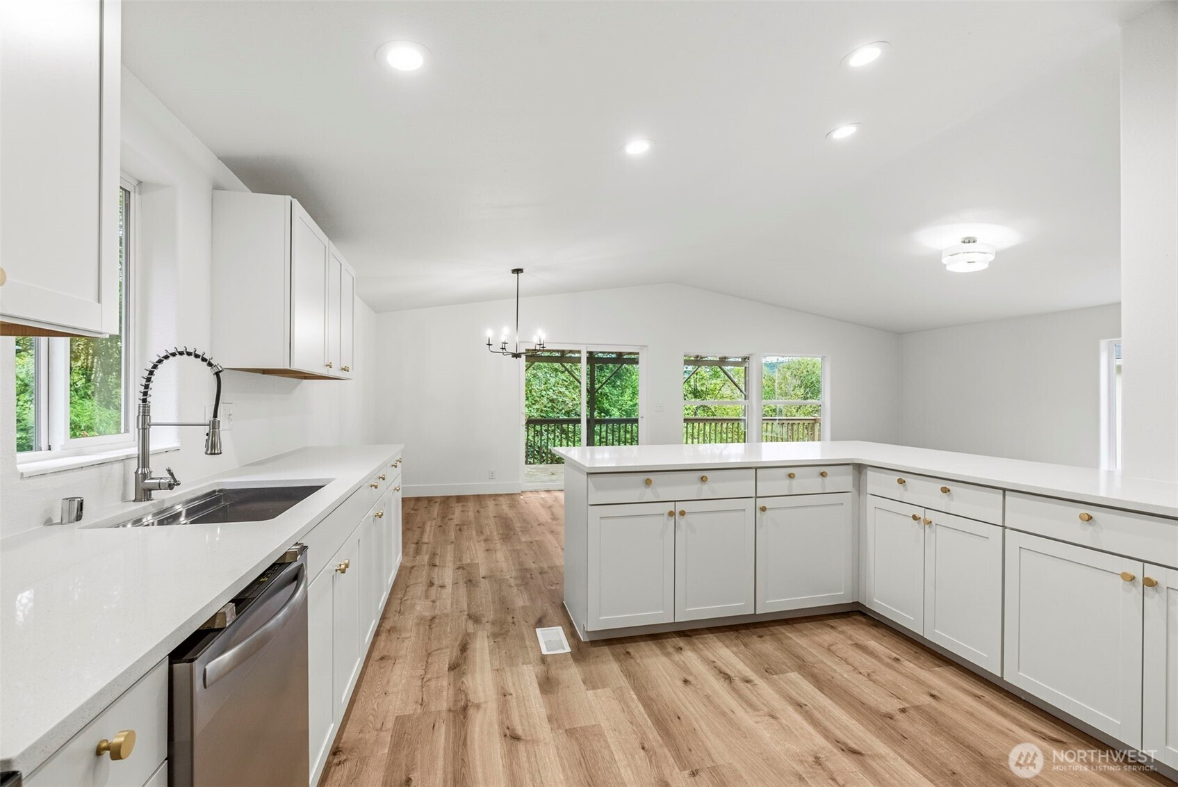 186 Elochoman Valley Road Cathlamet, WA 98612 - Photo 6 of 30 Gallery Image 6