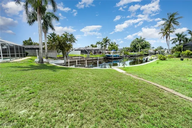 $334,000 | 1751 Lakeview Boulevard, North Fort Myers, FL 33903