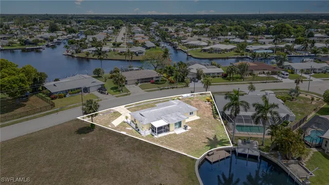 $334,000 | 1751 Lakeview Boulevard, North Fort Myers, FL 33903